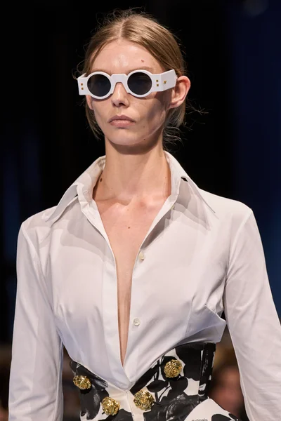 Look 60